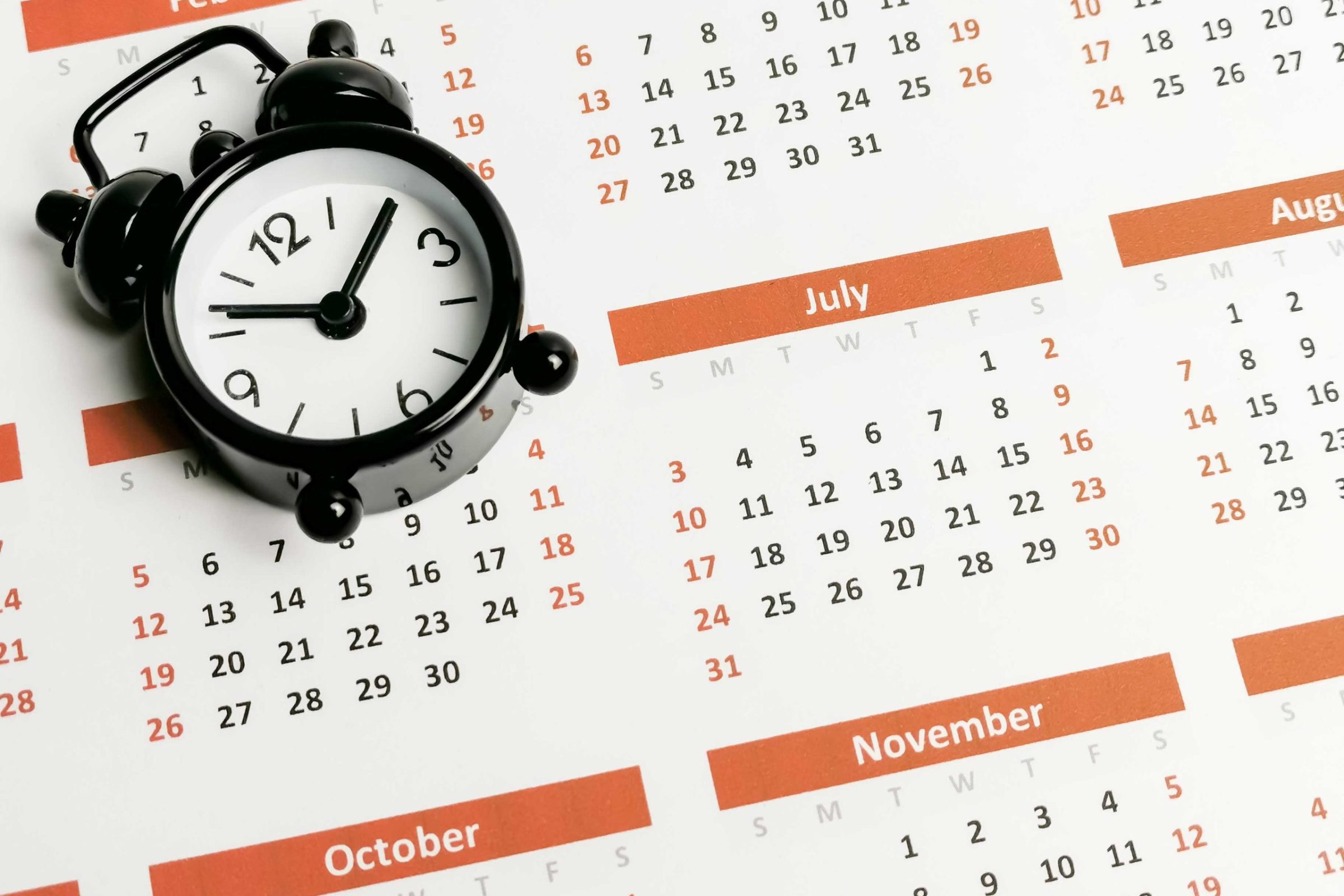 1time-management-concept-alarm-clock-on-calender-2022-10-31-22-51-29-utc 1time-management-concept-alarm-clock-on-calender-2022-10-31-22-51-29-utc